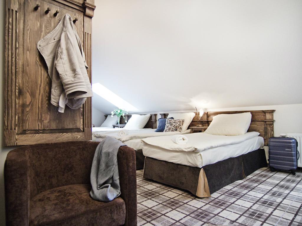 Five Stars Bed&Breakfast Wroclaw Oda fotoğraf