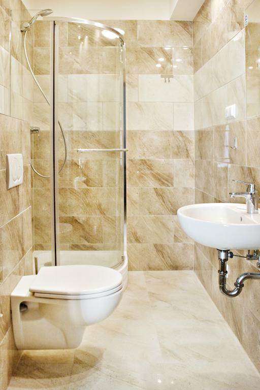 Five Stars Bed&Breakfast Wroclaw Oda fotoğraf